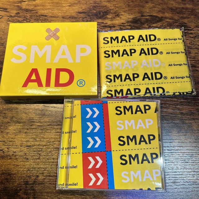 SMAP(スマップ)のSMAP AID（ハンカチ付き） エンタメ/ホビーのタレントグッズ(アイドルグッズ)の商品写真