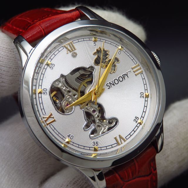 SNOOPY - SNOOPY 自動巻き腕時計 スケルトン の通販 by Arouse SNOOPY - SNOOPY 自動巻き腕時計 スケルトン の通販 by Arouse