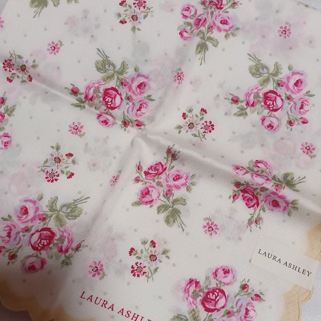 LAURA ASHLEY(ローラアシュレイ)の値下げ📌ローラアシュレイ☆大判ハンカチーフ58×58🌼 レディースのファッション小物(ハンカチ)の商品写真