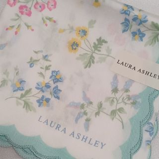 ローラアシュレイ(LAURA ASHLEY)の値下げ📌ローラアシュレイ☆大判ハンカチーフ58×58🌼(ハンカチ)