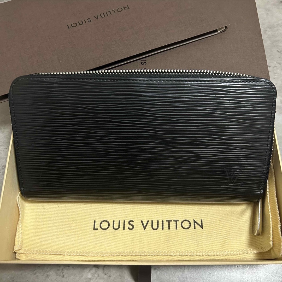 LOUIS VUITTON エピノワール　ジッピーウォレット　長財布