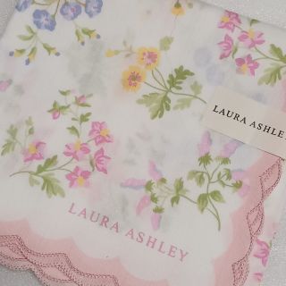 ローラアシュレイ(LAURA ASHLEY)の値下げ📌ローラアシュレイ☆大判ハンカチーフ58×58🌼(ハンカチ)