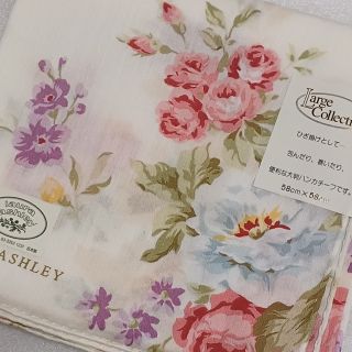 ローラアシュレイ(LAURA ASHLEY)の値下げ📌ローラアシュレイ☆大判ハンカチーフ58×58🌹(ハンカチ)