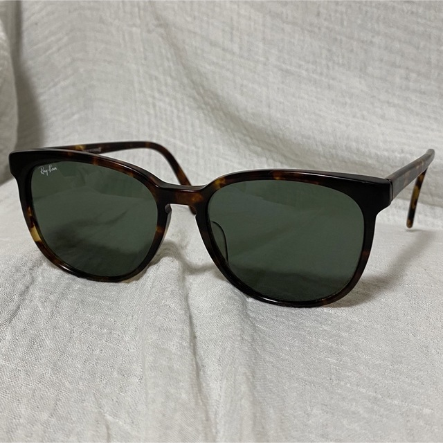 Ray-Ban(レイバン)のレイバンサングラス Ray-Ban HAMILTON レディースのファッション小物(サングラス/メガネ)の商品写真