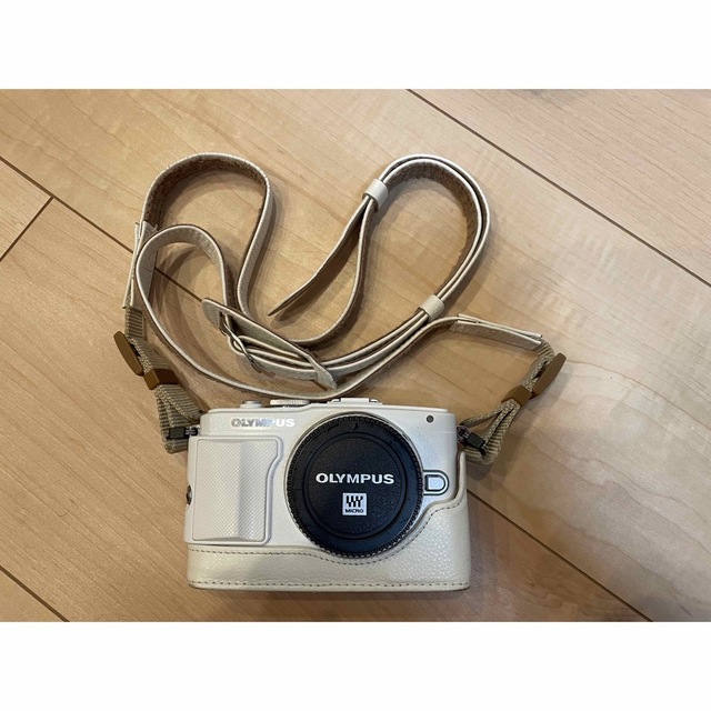 OLYMPUS - OLYMPUS E-PL6 E-PL6 ダブルズームキット WHITEの通販 by て