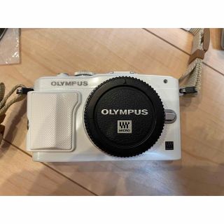 オリンパス(OLYMPUS)のOLYMPUS E-PL6 E-PL6 ダブルズームキット WHITE(ミラーレス一眼)