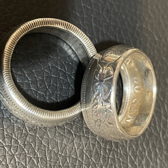 コインリング　旧50銭　銀貨　2個セット メンズのアクセサリー(リング(指輪))の商品写真