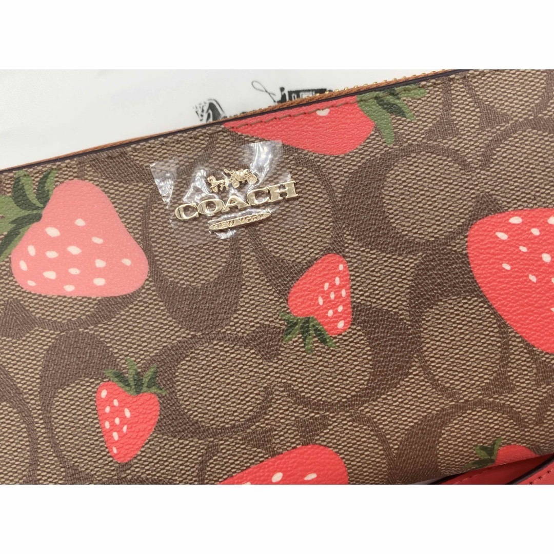 COACH 長財布 いちご柄 CH523 アウトレット品 - 長財布