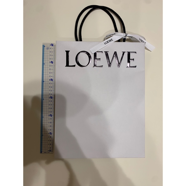 LOEWE(ロエベ)のLOEWE  ロエベ　ショッパー　紙袋 レディースのバッグ(ショップ袋)の商品写真