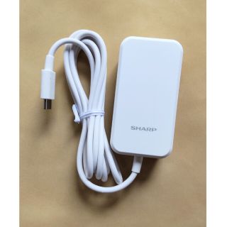 シャープ製スマホの純正の急速充電器　SH-AC05　1個(バッテリー/充電器)