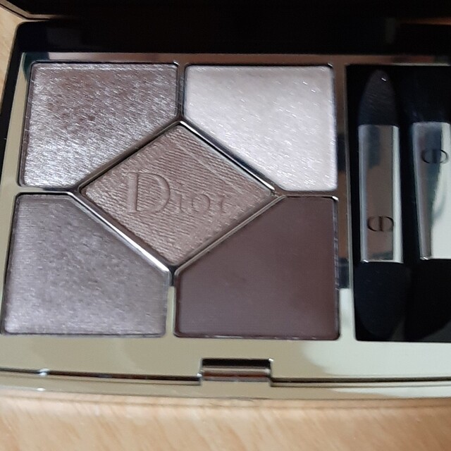 Dior(ディオール)のDior サンク クルール クチュール 669 ソフトカシミア コスメ/美容のベースメイク/化粧品(アイシャドウ)の商品写真