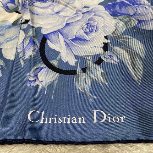 Christian Dior(クリスチャンディオール)のChristian Dior ディオール　スカーフ　総柄　ハイブランド　花柄 レディースのファッション小物(バンダナ/スカーフ)の商品写真