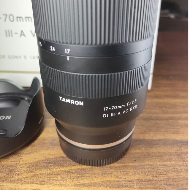 TAMRON17-70mm f2.8 Di III-A VC RXD(B070) スマホ/家電/カメラのカメラ(レンズ(ズーム))の商品写真