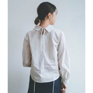 レディアゼル(REDYAZEL)の新品✩ REDYAZEL バックリボンシャツ(シャツ/ブラウス(長袖/七分))