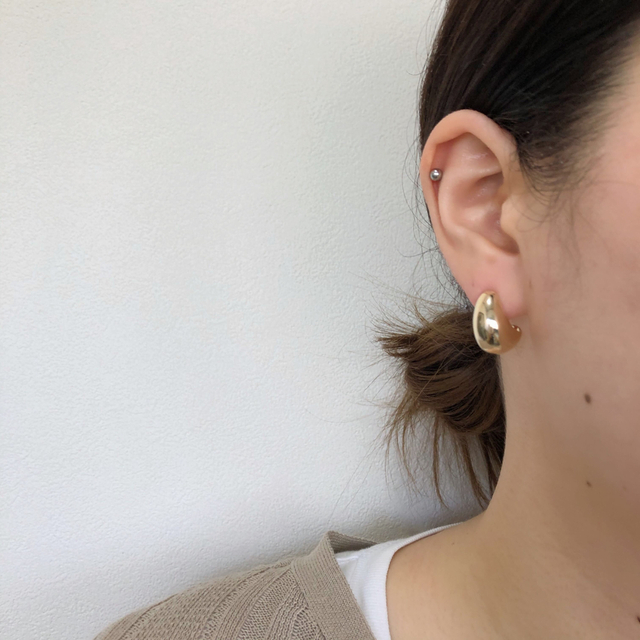 L'Appartement DEUXIEME CLASSE(アパルトモンドゥーズィエムクラス)のN-223”ぷっくり三日月“pierce gold. レディースのアクセサリー(ピアス)の商品写真