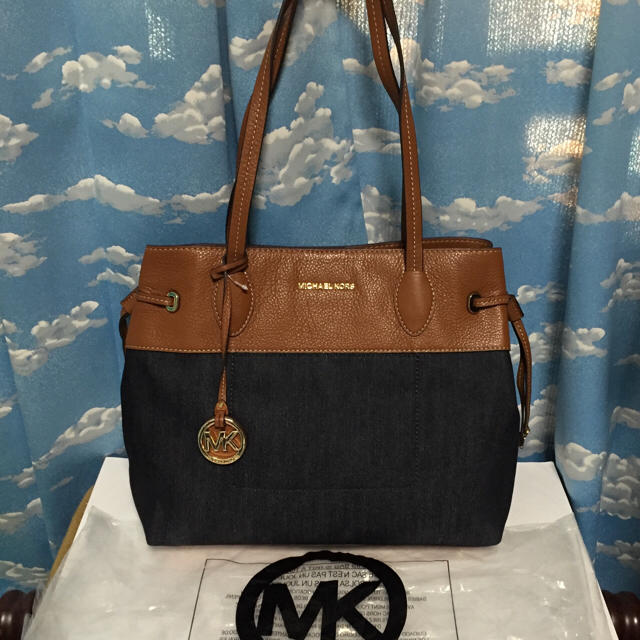 Michael Kors(マイケルコース)の大人気デニム素材✨新品タグ付✨マイケルコース トートバッグ レディースのバッグ(トートバッグ)の商品写真