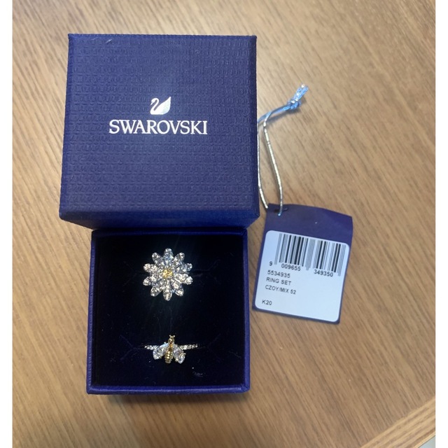 SWAROVSKI(スワロフスキー)のスワロフスキー　エターナルフラワー　蜂　花　指輪セット レディースのアクセサリー(リング(指輪))の商品写真