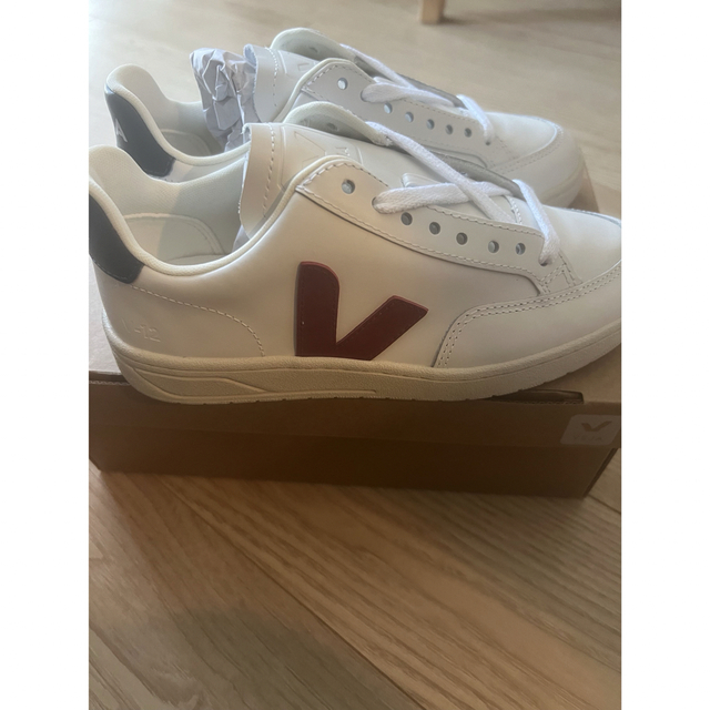 VEJA - 新品 VEJAヴェジャ V12レザー スニーカー EU 38 24cm 白の通販