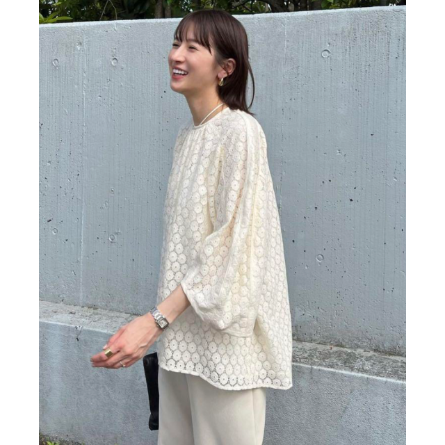 クラネ　FLORETS LACE CURVE TOPS