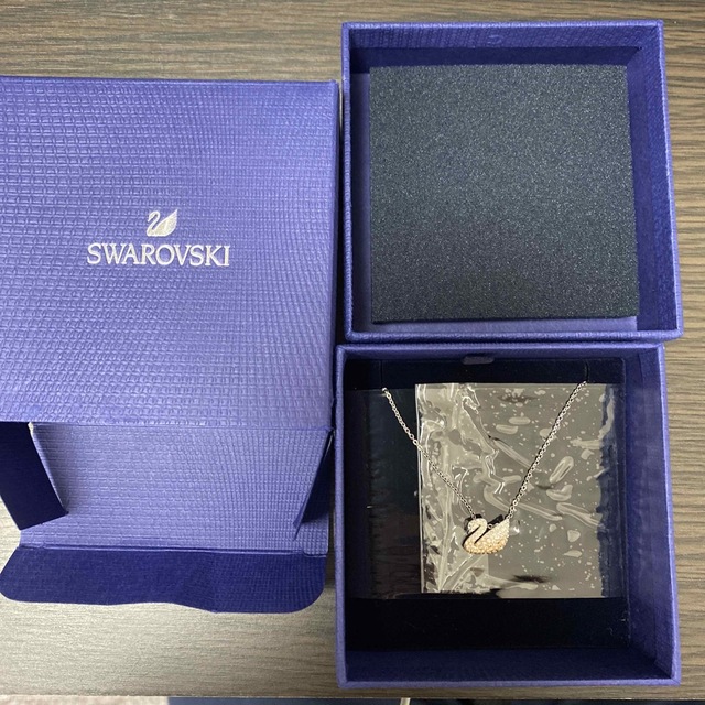 SWAROVSKI(スワロフスキー)のわにわに　様　専用 レディースのアクセサリー(ネックレス)の商品写真