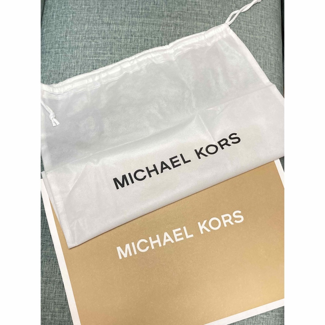 Michael Kors(マイケルコース)のマイケルコース　お財布ショルダーバッグ　ホワイト　新品未使用品 レディースのバッグ(ショルダーバッグ)の商品写真