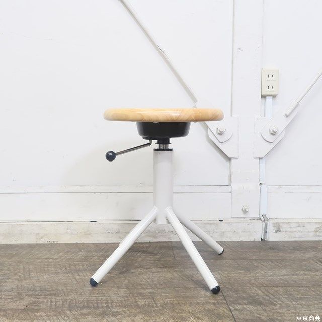 展示品2021年製　内田洋行　エレヴァ　上下昇降スツール　木製×ホワイト　丸椅子