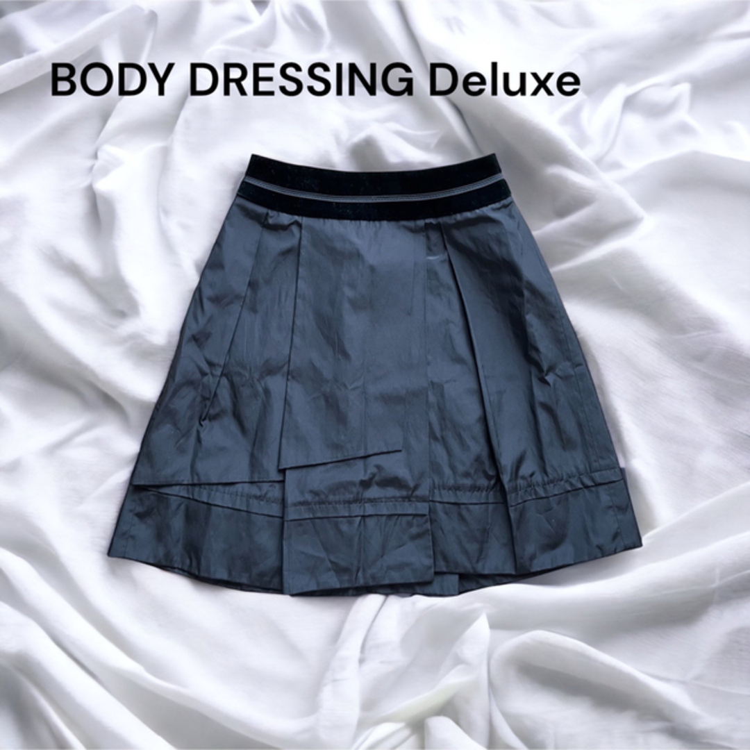 BODY DRESSING Deluxe(ボディドレッシングデラックス)のボディドレッシングデラックス 膝丈 フレア スカート ブラック プロポーション レディースのスカート(ひざ丈スカート)の商品写真