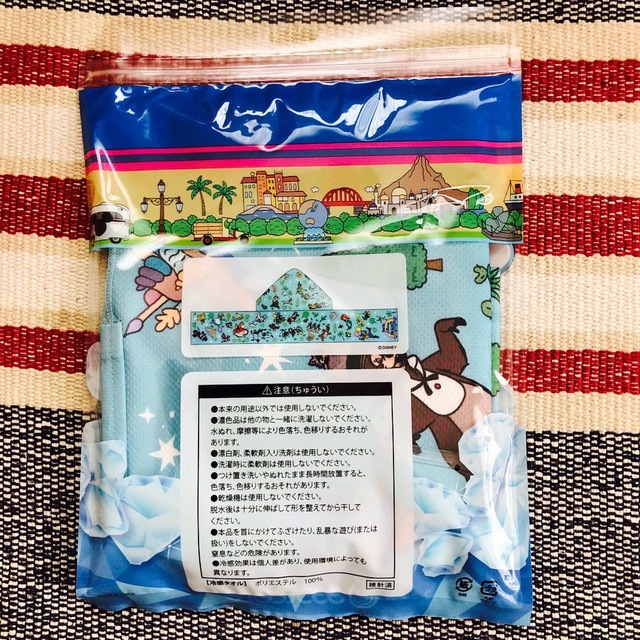 Disney(ディズニー)のフード付 冷感タオル　ディズニー エンタメ/ホビーのアニメグッズ(タオル)の商品写真