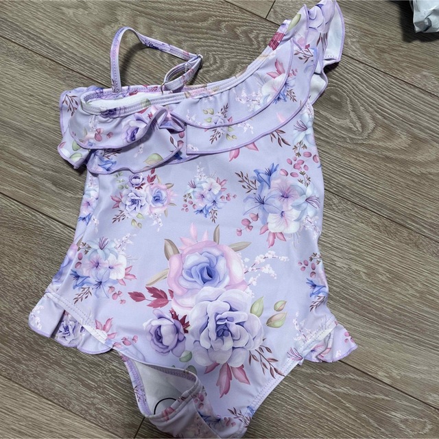 新品未使用　女の子水着　100 キッズ/ベビー/マタニティのキッズ服女の子用(90cm~)(水着)の商品写真