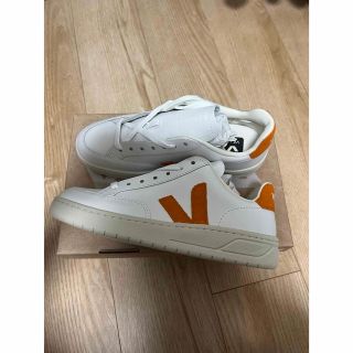 VEJA - 新品 VEJAヴェジャ V12レザー スニーカー EU36 23cm の通販 by