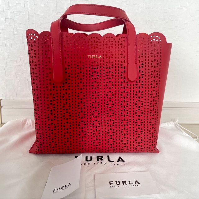 Furla(フルラ)の【超美品】フルラ　ハンドバッグ　メッシュトート　トートバッグ　赤 レディースのバッグ(ハンドバッグ)の商品写真