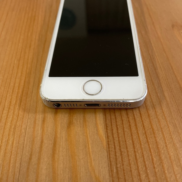 iPhone5s Silver 32GB docomo スマホ/家電/カメラのスマートフォン/携帯電話(スマートフォン本体)の商品写真