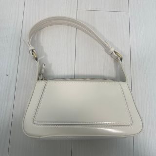 ザラ(ZARA)のZARA フェイクパテントフィニッシュ ショルダーバッグ(ショルダーバッグ)