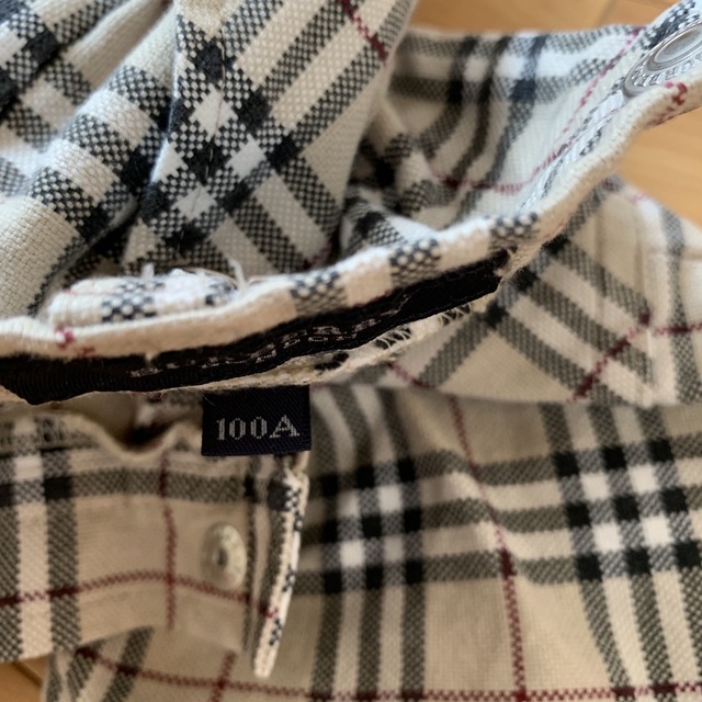 BURBERRY(バーバリー)のバーバーリー　100A  ズボン　新品未使用品 キッズ/ベビー/マタニティのキッズ服男の子用(90cm~)(パンツ/スパッツ)の商品写真