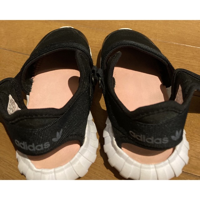 adidas(アディダス)のadidas ドゥーム サンダル 14センチ 箱無し キッズ/ベビー/マタニティのベビー靴/シューズ(~14cm)(サンダル)の商品写真