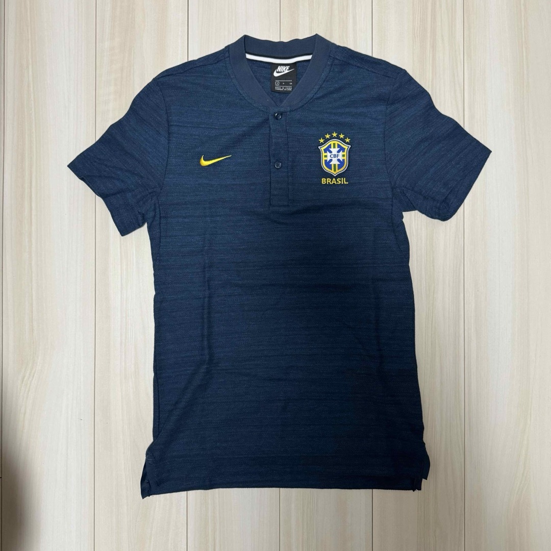 NIKE(ナイキ)のサッカーブラジル代表　ポロシャツ　セレソン スポーツ/アウトドアのサッカー/フットサル(ウェア)の商品写真