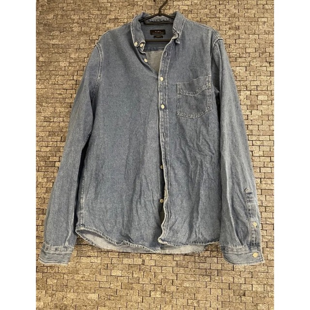 ZARA(ザラ)の大人気　デニムシャツ　Zara  メンズのトップス(シャツ)の商品写真