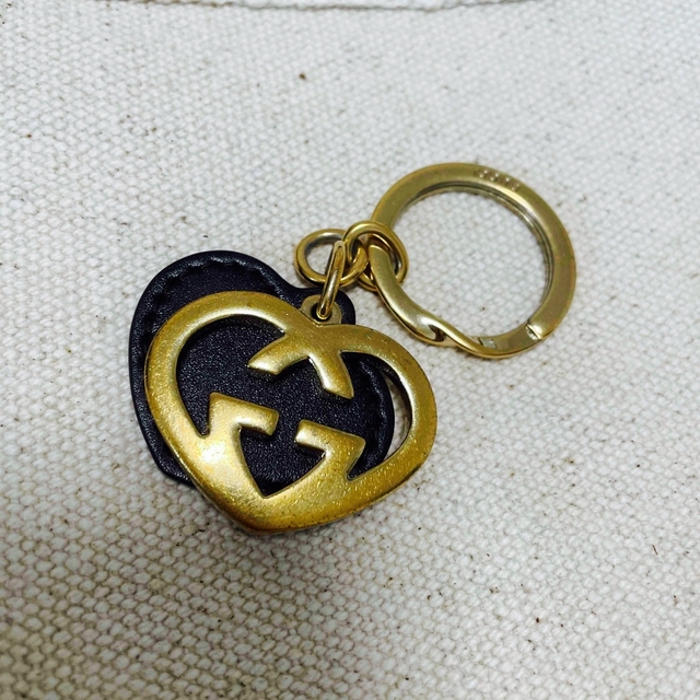 今ならほぼ即納! GUCCI レザー グッチ キーリング キーホルダー