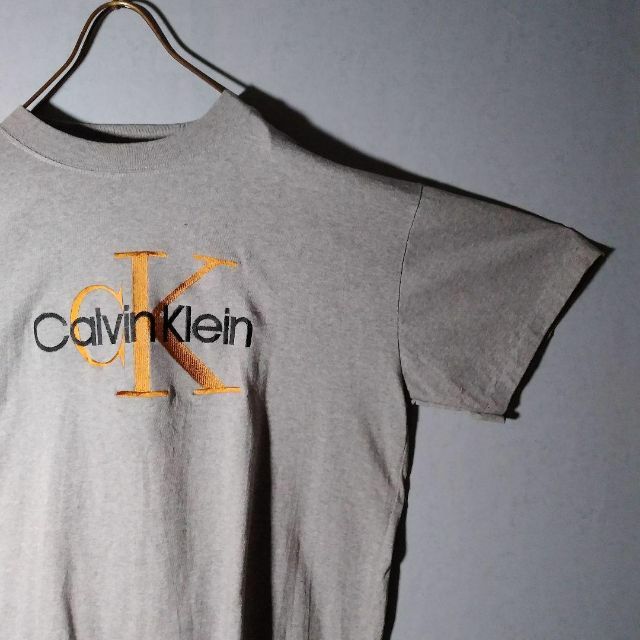 Calvin Klein(カルバンクライン)のCALVIN KLEIN 高見え ゴールド刺繍 ビッグロゴ Tシャツ ゆるたぼ メンズのトップス(Tシャツ/カットソー(半袖/袖なし))の商品写真