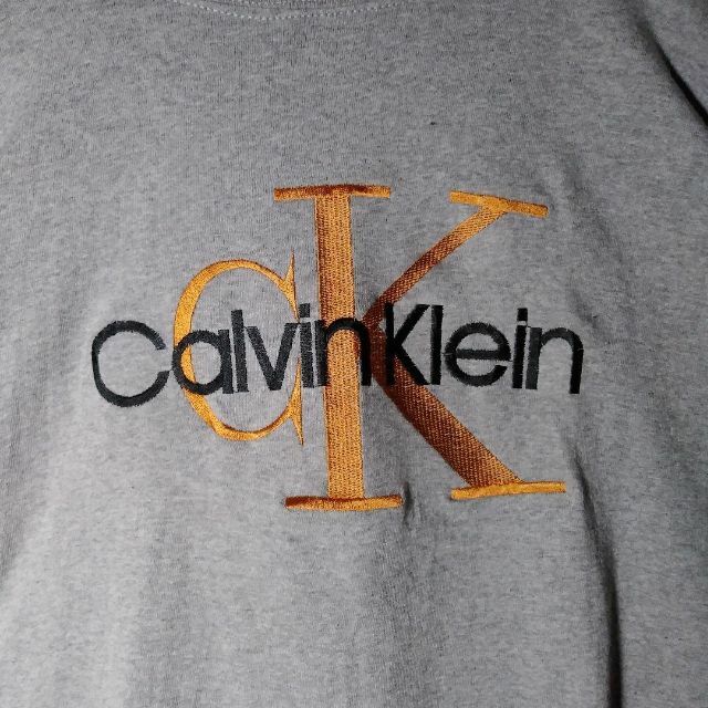 Calvin Klein(カルバンクライン)のCALVIN KLEIN 高見え ゴールド刺繍 ビッグロゴ Tシャツ ゆるたぼ メンズのトップス(Tシャツ/カットソー(半袖/袖なし))の商品写真