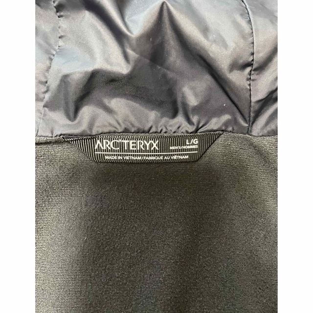 ARC'TERYX(アークテリクス)の【美品】アークテリクス　Arc’teryx　ソラノフーディ　ブラック　L メンズのジャケット/アウター(ナイロンジャケット)の商品写真