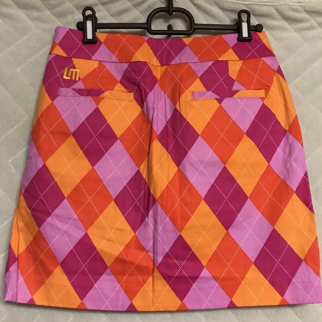 Loudmouth(ラウドマウス)の値下げ　新品　ラウドマウス  スカート   スポーツ/アウトドアのゴルフ(ウエア)の商品写真