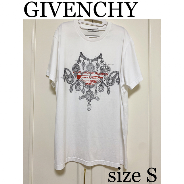 ジバンシー　GIVENCHY  Tシャツ