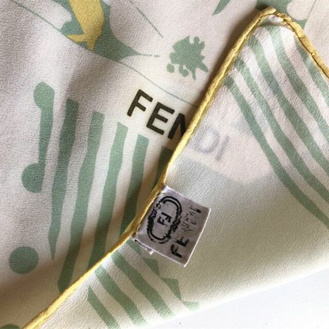 FENDI - 【レア柄】イタリア製☆フェンディFENDI◇コスモス柄 シルク