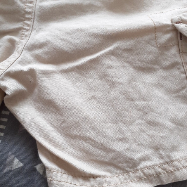 UNIQLO(ユニクロ)のハーフパンツ　80　UNIQLO　男の子　半ズボン　夏服　まとめ　パンツ　カーゴ キッズ/ベビー/マタニティのベビー服(~85cm)(パンツ)の商品写真