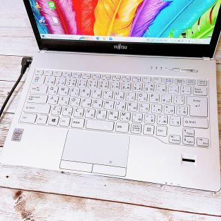 富士通 - 早い者勝ち✨Corei5/大容量‼Webカメラ/すぐ使える小型ノート