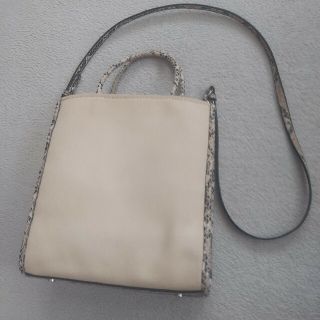 ザラ(ZARA)のZARA　バック(トートバッグ)