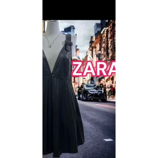 ザラ(ZARA)のZARA ザラ♪フェイクレザーワンピース　プリーツワンピ　ジャンパースカート(ひざ丈ワンピース)