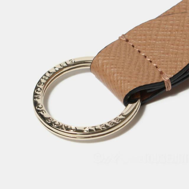 Smythson(スマイソン)の【新品未使用】 スマイソン SMYTHSON キーリング キーホルダー PANAMA KEYRING WITH LEATHER STRAP レザー LIGHT ROSEWOOD 1029806 レディースのファッション小物(キーホルダー)の商品写真