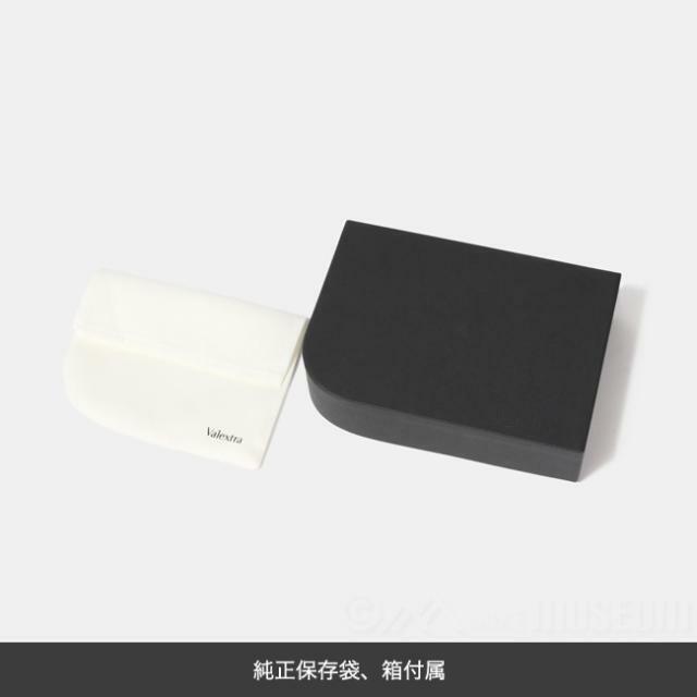 Valextra(ヴァレクストラ)の【新品未使用】 ヴァレクストラ VALEXTRA カードケース カードホルダー 6CC CARD HOLDER レザー CENERE GC SGNL0075028L99CC99 レディースのファッション小物(名刺入れ/定期入れ)の商品写真